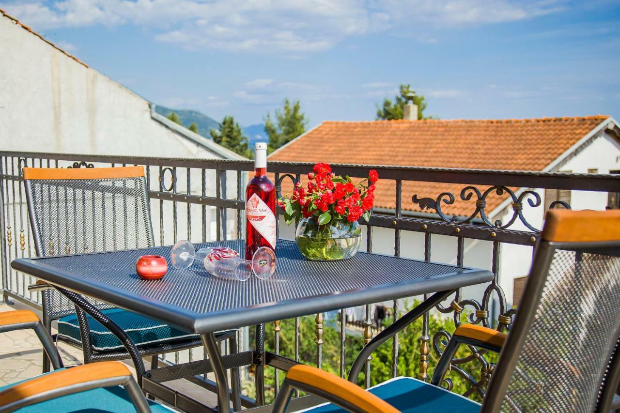 Holiday Home Mirela Оребич Экстерьер фото